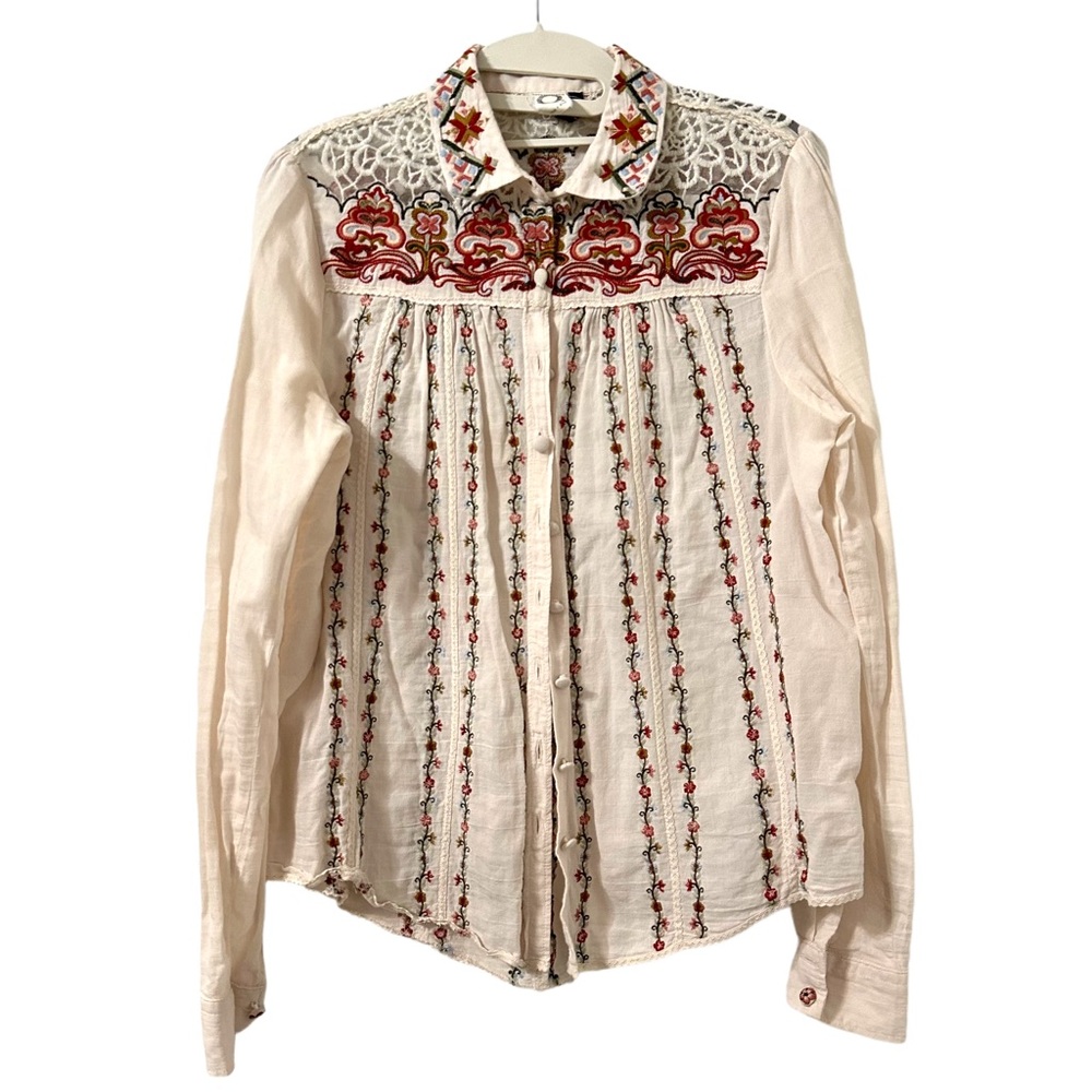 Anthropologie Akemi + Kin Embroidered Long Sleeve Button Up Boho Top Size‎ 2